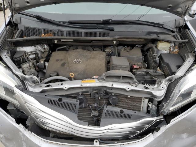 Photo 12 from auction – 2017 TOYOTA SIENNA XLE with VIN 5TDDZ3DC0HS153919