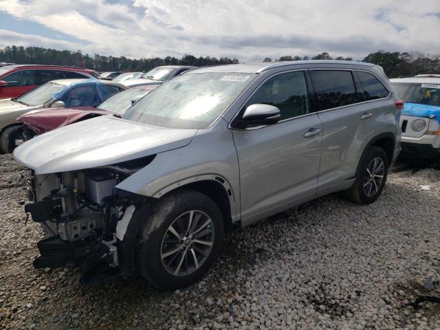 TOYOTA HIGHLANDER 2018 with VIN 5TDKZRFH0JS258274 - Photo from auction