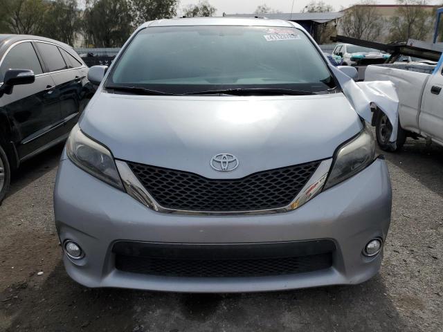 Photo 5 from auction – 2017 TOYOTA SIENNA SE with VIN 5TDXZ3DC9HS812237