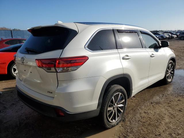 Photo 3 from auction – 2018 TOYOTA HIGHLANDER with VIN 5TDKZRFH0JS547736