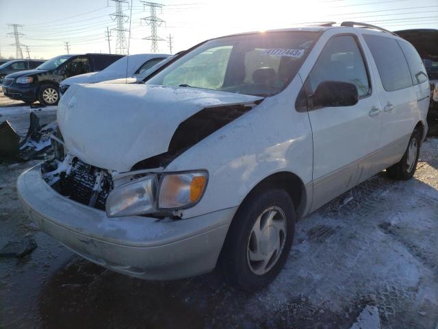 TOYOTA SIENNA 2000 with VIN 4T3ZF13C6YU181582 - Photo from auction