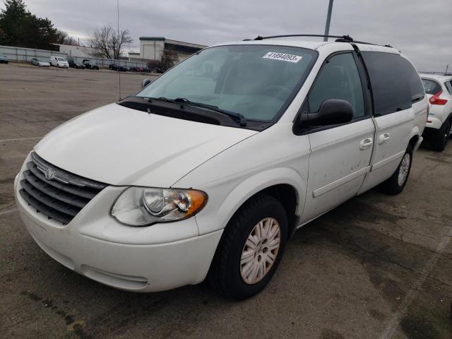 Photo 1 from auction – 2005 CHRYSLER TOWN & COU with VIN 2C4GP44R55R133585