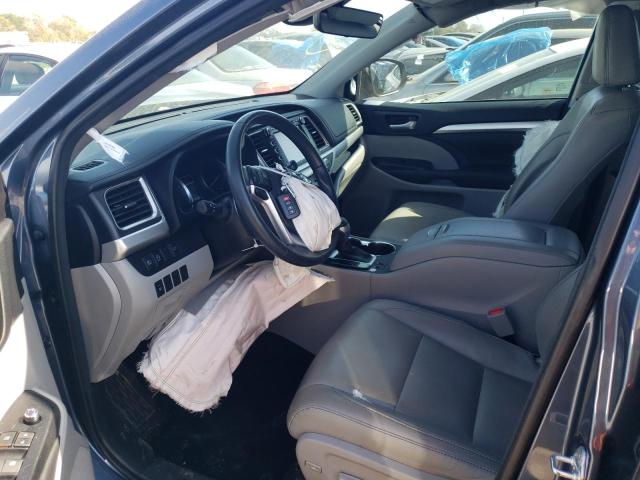 TOYOTA HIGHLANDER 2017 with VIN 5TDKZRFHXHS214681 - Photo from auction