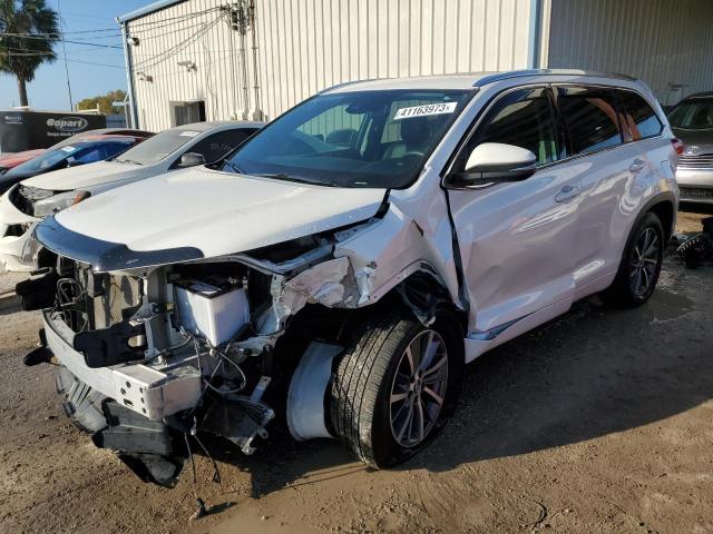 TOYOTA HIGHLANDER 2018 with VIN 5TDKZRFH0JS547736 - Photo from auction