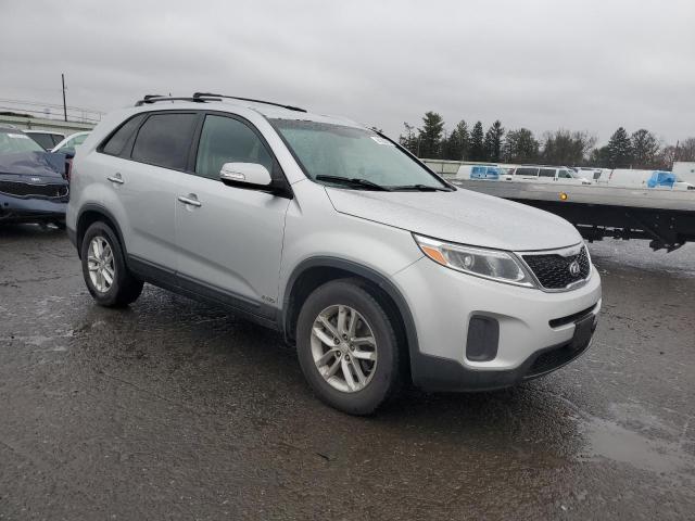Photo 4 from auction – 2014 KIA SORENTO LX with VIN 5XYKTDA77EG498220
