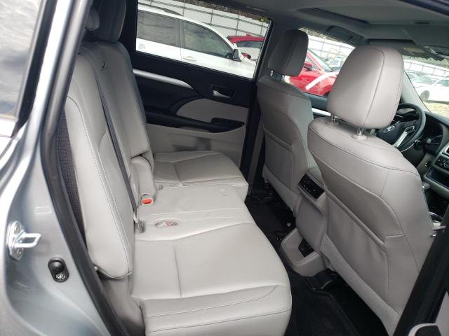 Photo 11 from auction – 2018 TOYOTA HIGHLANDER with VIN 5TDKZRFH0JS258274