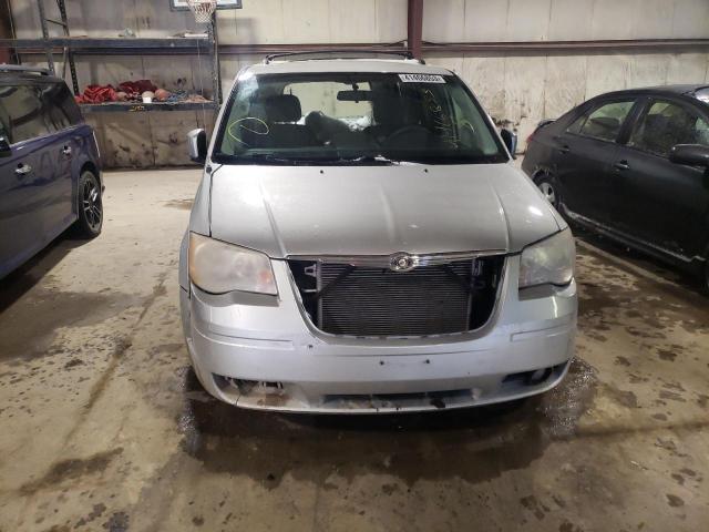 Photo 5 from auction – 2010 CHRYSLER TOWN & COU with VIN 2A4RR4DE5AR322810