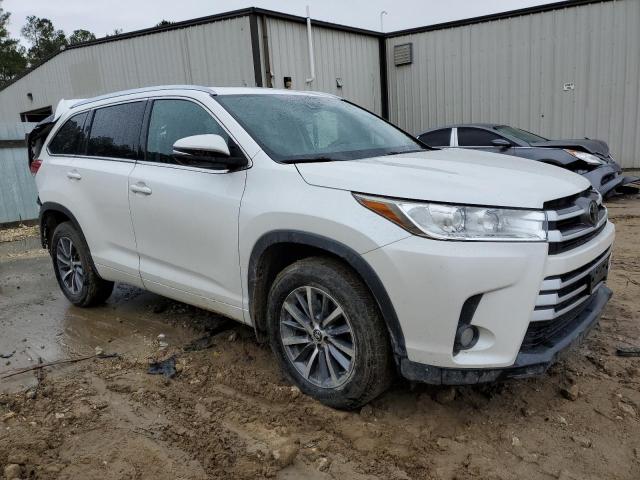 Foto 4 de la subasta – 2017 TOYOTA HIGHLANDER con VIN 5TDJZRFH0HS430664