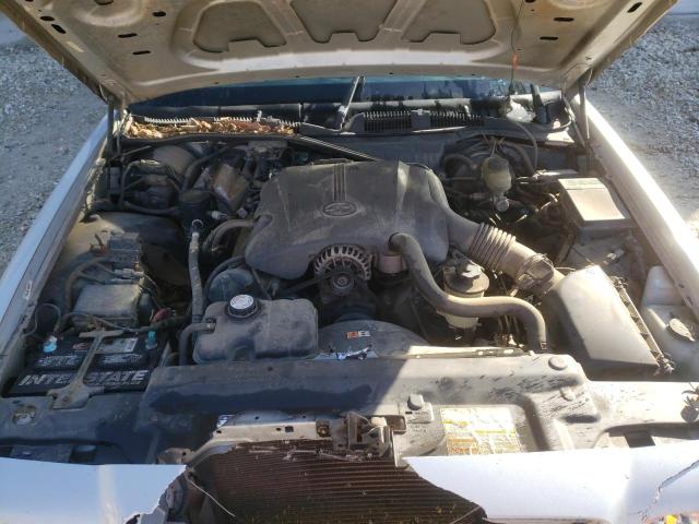 Photo 11 from auction – 2000 FORD CROWN VICT with VIN 2FAFP71W9YX173066