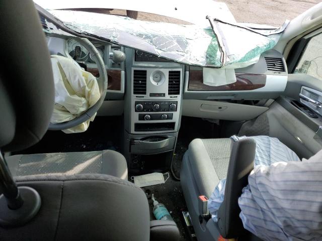 Photo 8 from auction – 2010 CHRYSLER TOWN & COU with VIN 2A4RR5D14AR373363