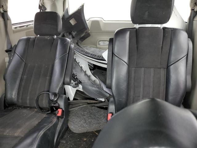 Photo 10 from auction – 2015 CHRYSLER TOWN & COU with VIN 2C4RC1JG1FR720499