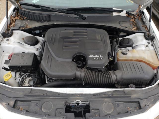 Photo 11 from auction – 2019 CHRYSLER 300 S with VIN 2C3CCABG2KH682810