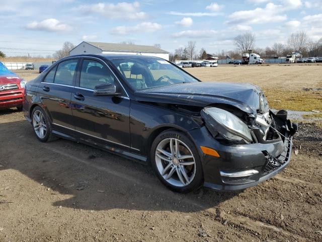 Photo 4 from auction – 2012 MERCEDES-BENZ C300 with VIN WDDGF8BB1CA705369