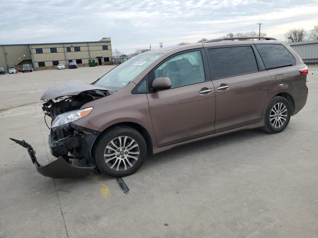 TOYOTA SIENNA XLE 2018 with VIN 5TDYZ3DC4JS927001 - Photo from auction