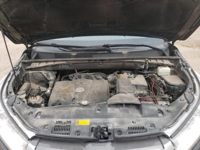 Photo 12 from auction – 2018 TOYOTA HIGHLANDER with VIN 5TDJZRFH9JS486074