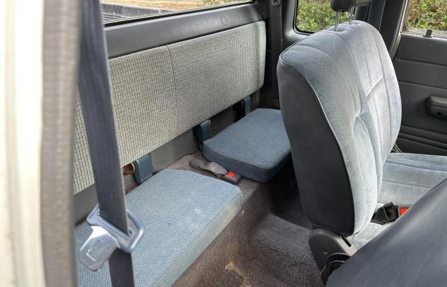 Photo 6 from auction – 1990 TOYOTA PICKUP 1/2 with VIN JT4RN13P4L6016274