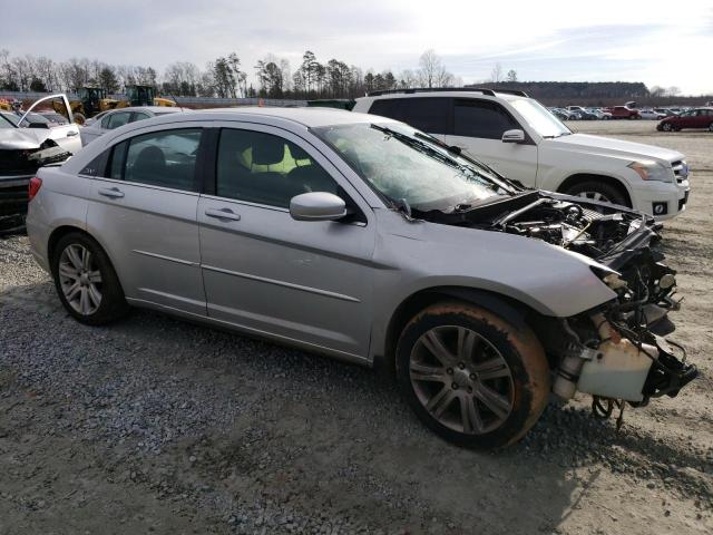 Photo 4 from auction – 2012 CHRYSLER 200 LX with VIN 1C3CCBAB6CN208329