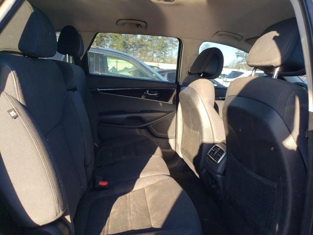 Photo 11 from auction – 2016 KIA SORENTO LX with VIN 5XYPG4A34GG113884