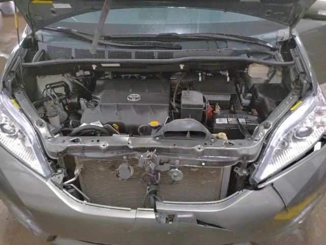 Photo 12 from auction – 2013 TOYOTA SIENNA XLE with VIN 5TDDK3DC7DS054271