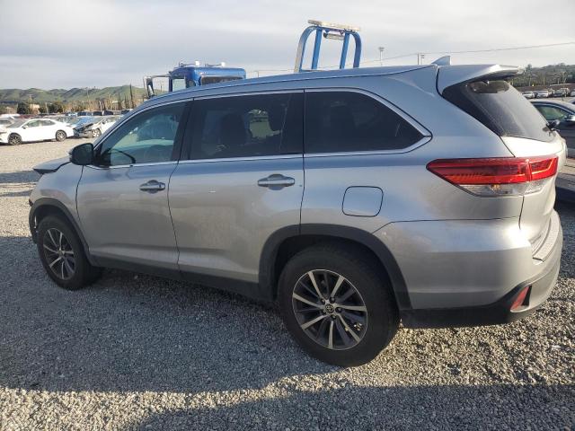 Photo 2 from auction – 2019 TOYOTA HIGHLANDER with VIN 5TDKZRFH7KS574207