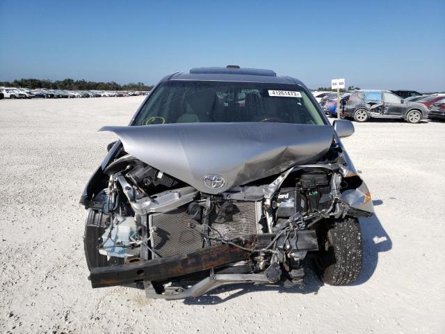 Photo 5 from auction – 2011 TOYOTA SIENNA XLE with VIN 5TDYK3DCXBS077283