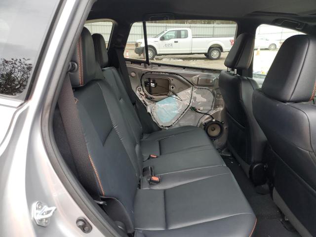 Photo 11 from auction – 2017 TOYOTA RAV4 SE with VIN 2T3NFREV1HW372614