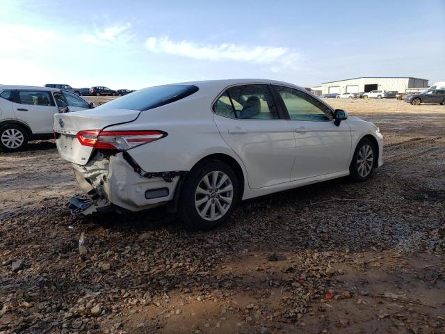 Photo 3 from auction – 2018 TOYOTA CAMRY L with VIN 4T1B11HK5JU577985