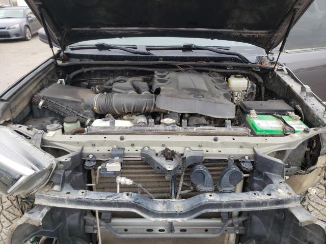 Photo 11 from auction – 2018 TOYOTA 4RUNNER SR with VIN JTEBU5JR5J5507077