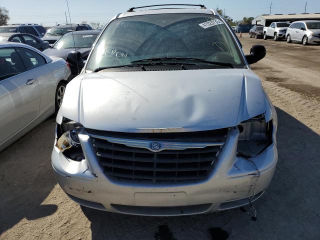 Photo 5 from auction – 2007 CHRYSLER TOWN & COU with VIN 2A4GP54L47R281595