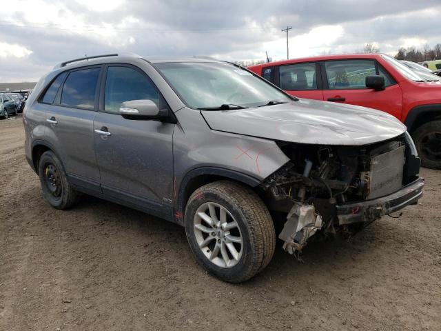 Photo 4 from auction – 2015 KIA SORENTO LX with VIN 5XYKTDA77FG582023