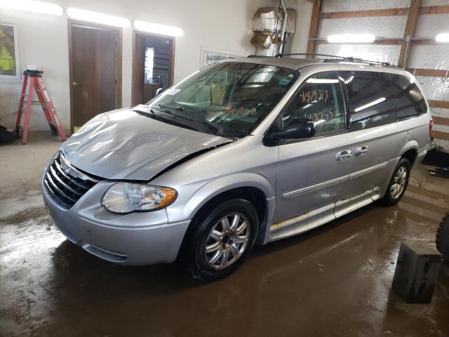 CHRYSLER TOWN & COU 2005 with VIN 2C4GP54LX5R534728 - Photo from auction