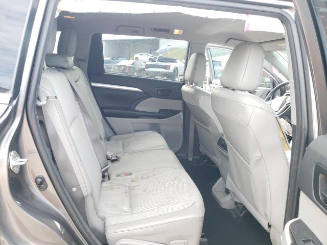 Photo 11 from auction – 2018 TOYOTA HIGHLANDER with VIN 5TDZZRFH4JS280146