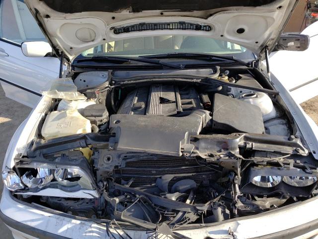 Photo 11 from auction – 2001 BMW 325 I with VIN WBAAV33401FU88397