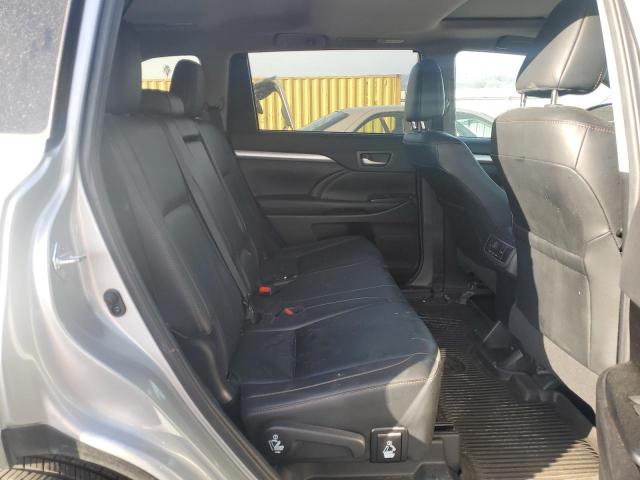 Photo 11 from auction – 2019 TOYOTA HIGHLANDER with VIN 5TDKZRFH7KS574207