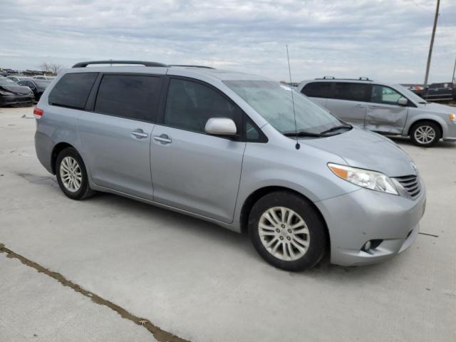 Photo 4 from auction – 2013 TOYOTA SIENNA XLE with VIN 5TDYK3DCXDS370782