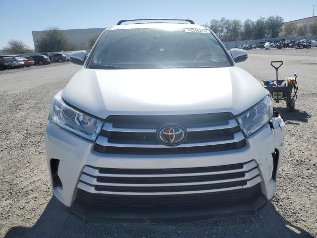 Photo 5 from auction – 2018 TOYOTA HIGHLANDER with VIN 5TDZZRFH6JS258701