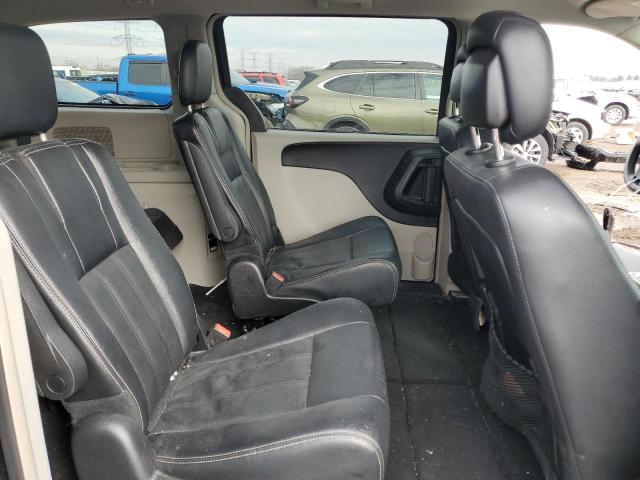 Photo 11 from auction – 2016 CHRYSLER TOWN & COU with VIN 2C4RC1BG3GR268023