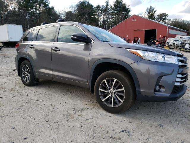 Foto 4 de la subasta – 2018 TOYOTA HIGHLANDER con VIN 5TDJZRFH5JS529261
