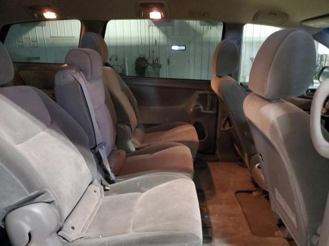 Photo 11 from auction – 2010 TOYOTA SIENNA CE with VIN 5TDKK4CC3AS318547
