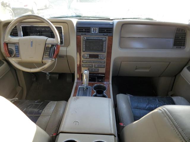 Photo 8 from auction – 2011 LINCOLN NAVIGATOR with VIN 5LMJJ2J52BEJ01515