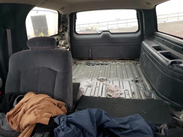 Photo 10 from auction – 2002 CHEVROLET SUBURBAN K with VIN 1GNFK16Z52J135205