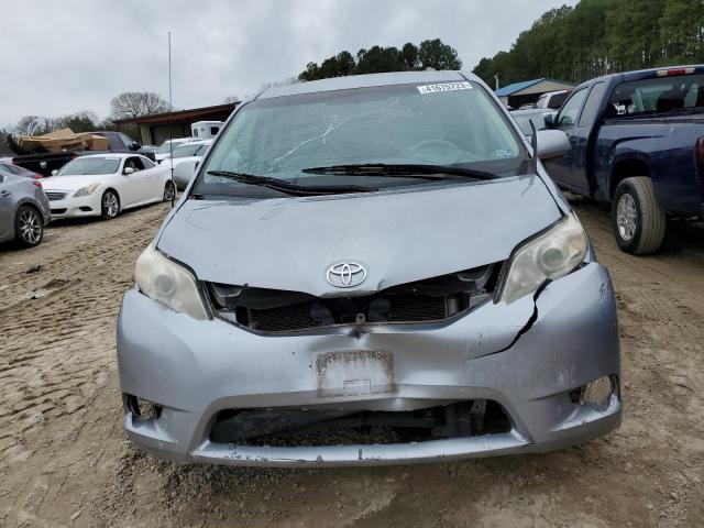 Photo 5 from auction – 2013 TOYOTA SIENNA LE with VIN 5TDKK3DC5DS303688