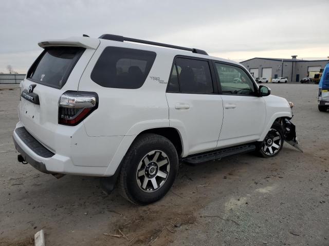 Photo 3 from auction – 2019 TOYOTA 4RUNNER SR with VIN JTEBU5JR1K5703714