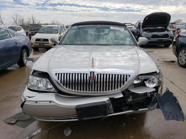 Photo 5 from auction – 2003 LINCOLN TOWN CAR E with VIN 1LNHM81W53Y706472