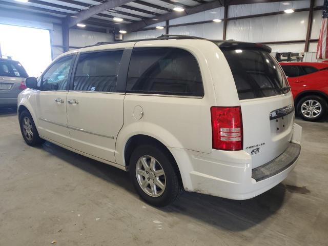 Photo 2 from auction – 2010 CHRYSLER TOWN & COU with VIN 2A4RR5D15AR198069