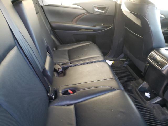 Photo 11 from auction – 2018 TOYOTA HIGHLANDER with VIN 5TDDZRFH8JS841586