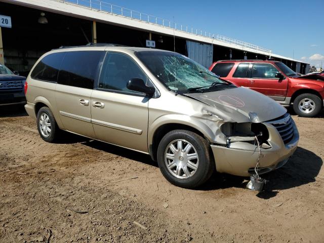 Photo 4 from auction – 2005 CHRYSLER TOWN & COU with VIN 2C8GP54L35R571943