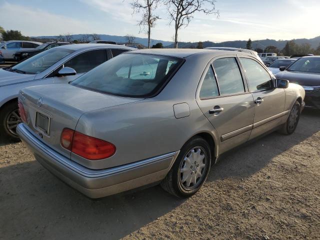 Photo 3 from auction – 1997 MERCEDES-BENZ E 320 with VIN WDBJF55F6VA361861