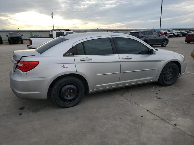 Photo 3 from auction – 2012 CHRYSLER 200 LX with VIN 1C3CCBAG3CN316810