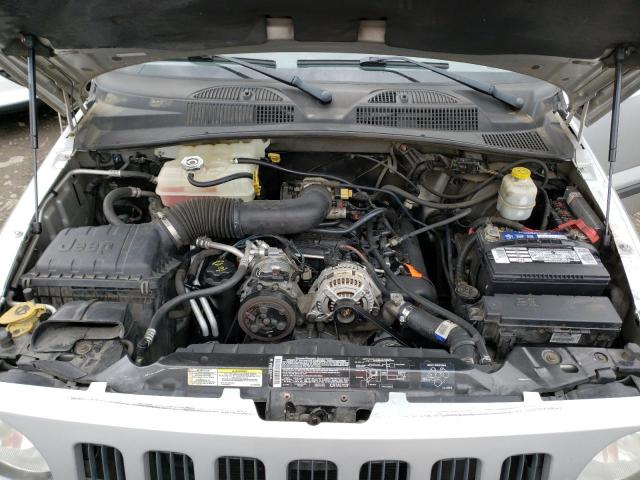 Photo 12 from auction – 2005 JEEP LIBERTY RE with VIN 1J4GL38K05W575579